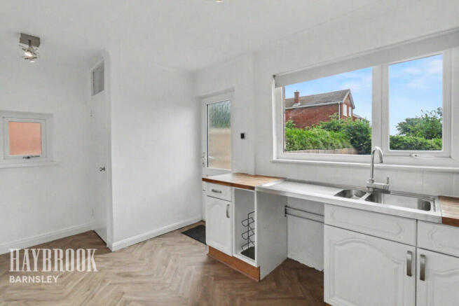 2 bed Semi-Detached for sale Image 8