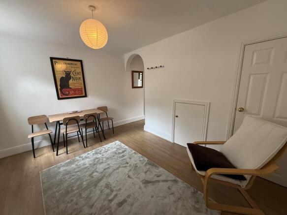 2 bed Terraced to rent Image 4
