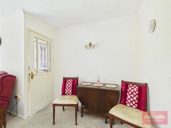 1 bed Ground Flat for sale Image 8