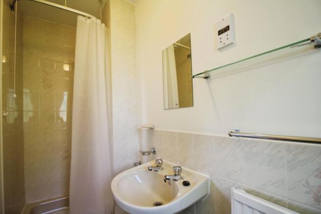 4 bed Detached for sale Image 10