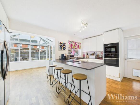 Kitchen/ Breakfast Room
