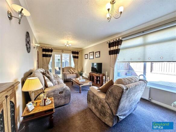 4 bed Detached for sale Image 10