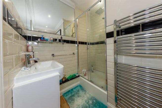 Bedroom two en-suite