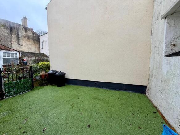 3 bed Terraced for sale Image 11