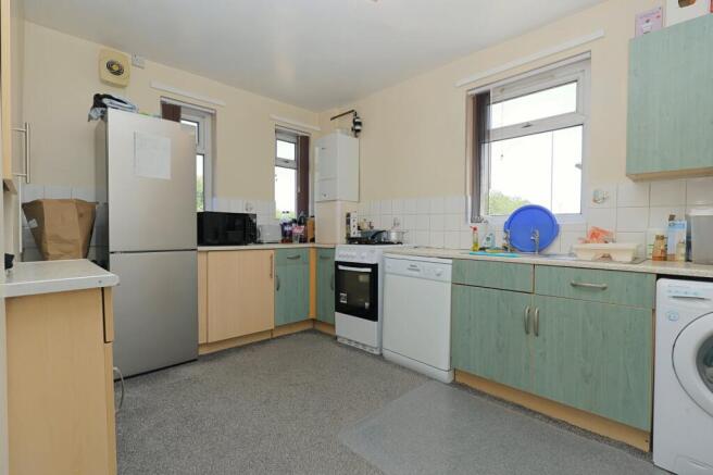 3 bed Semi-Detached for sale Image 4