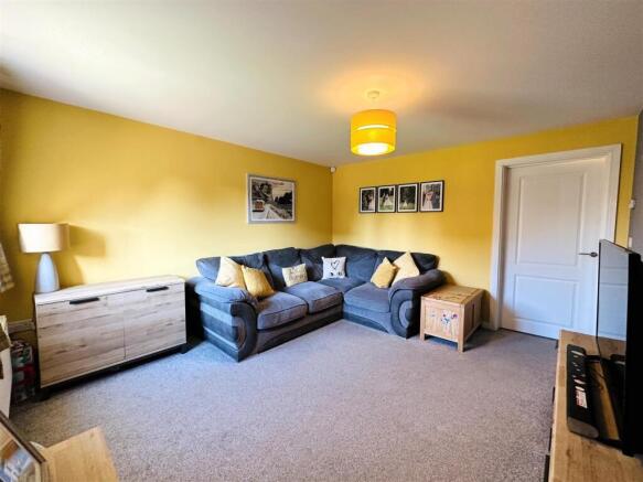Naylor Croft, Howden, Goole photo 3