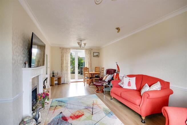 Palmerston Avenue, Goring-By-Sea, BN12 photo 4