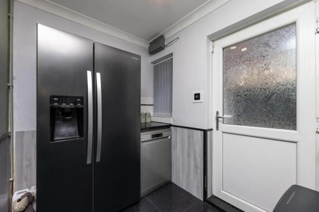 3 bed Semi-Detached for sale Image 8