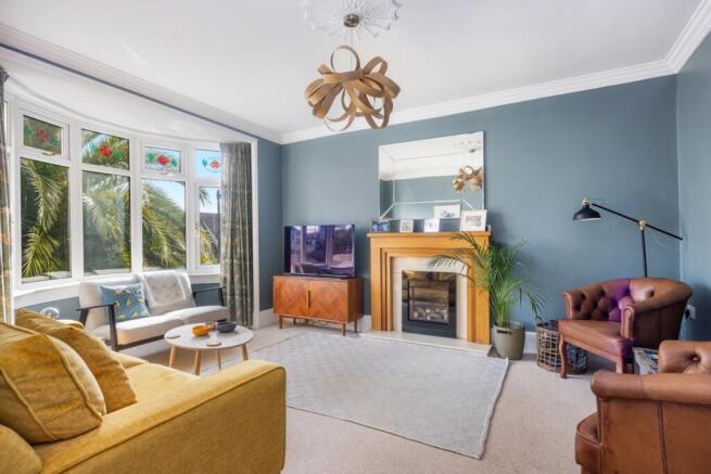 A24 - 20 Laura Grove Paignton - 250305