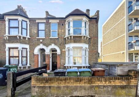 First Floor Flat, 54 Woodhouse Road, Leytonstone, London, E11 3NE