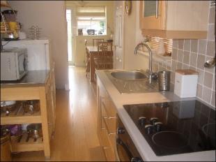 Annexe kitchen.