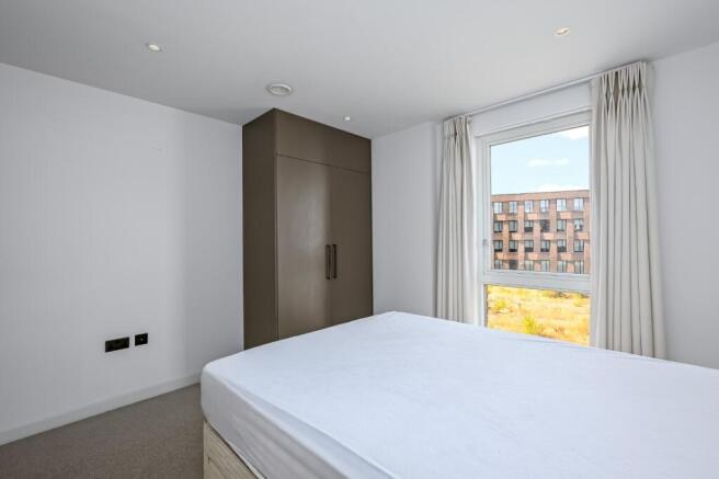 2 bed Flat for sale Image 7