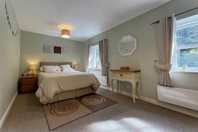 2 bed Semi-Detached for sale Image 9