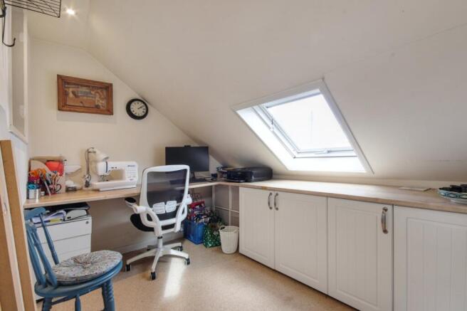 Bed 5 / Loft Room