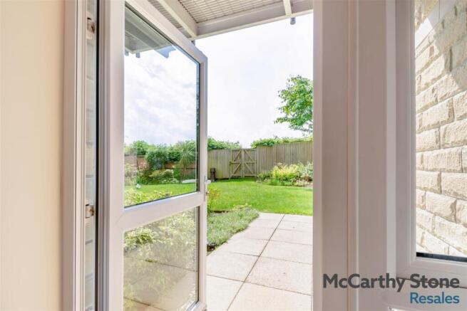 2 bed Apartment for sale Image 5