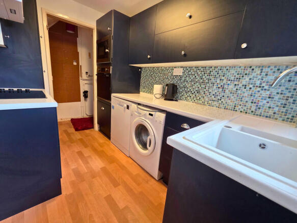 5c6458bf-584e-432...