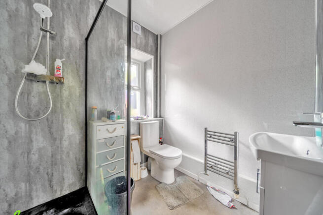 6 bed Semi-Detached for sale Image 8