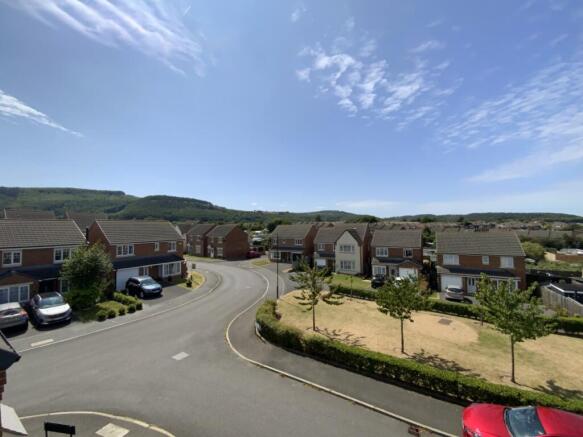 4 bed Detached for sale Image 5
