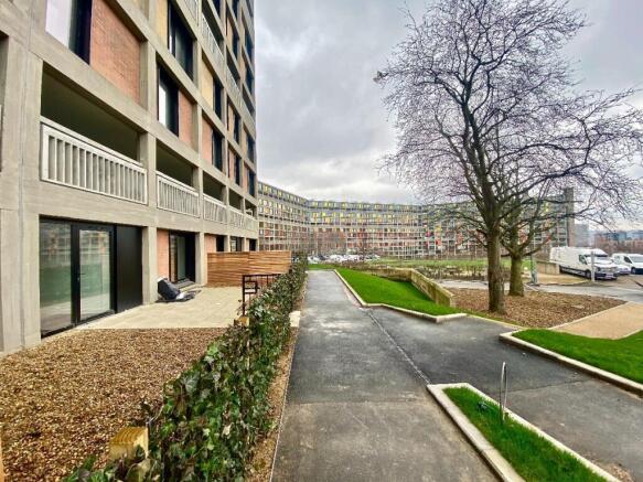 2 bed Flat to rent Image 9