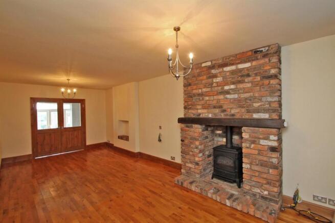 LOUNGE DINING ROOM