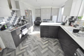 19, Harvey Avenue, Greasby CH49 1RT