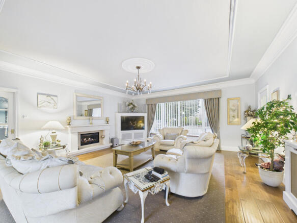 4 bed Detached Bungalow for sale Image 8