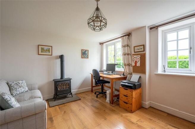 4 bed Detached for sale Image 7