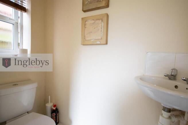 4 bed Detached for sale Image 9