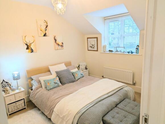 4 bed Town House for sale Image 11