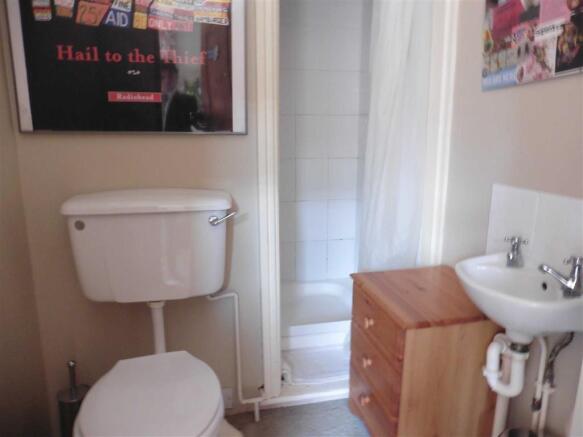En-suite shower