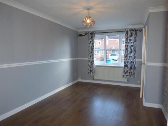 48 Mear Drive lounge.JPG