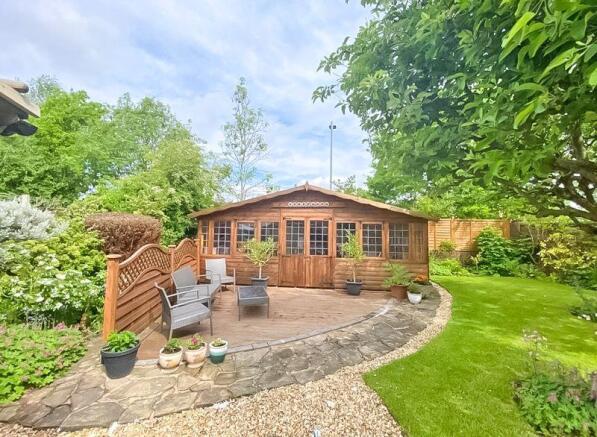 SUMMERHOUSE