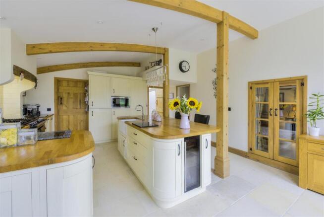 The Corner Cottage ph25.jpg