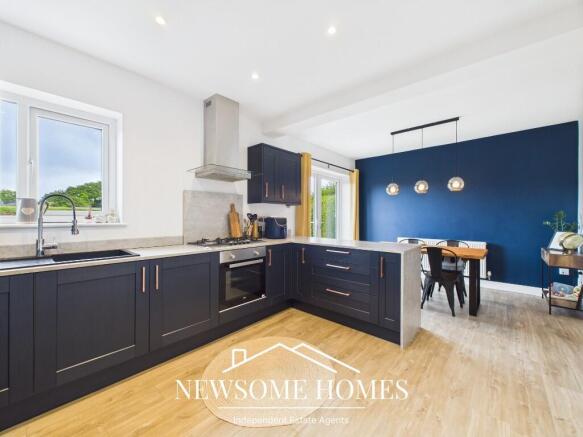 Kitchen/ Dining Room