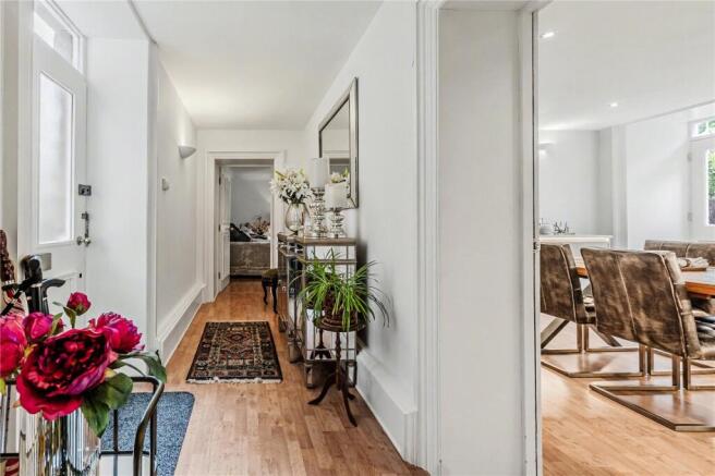 2 bed Apartment for sale Image 4