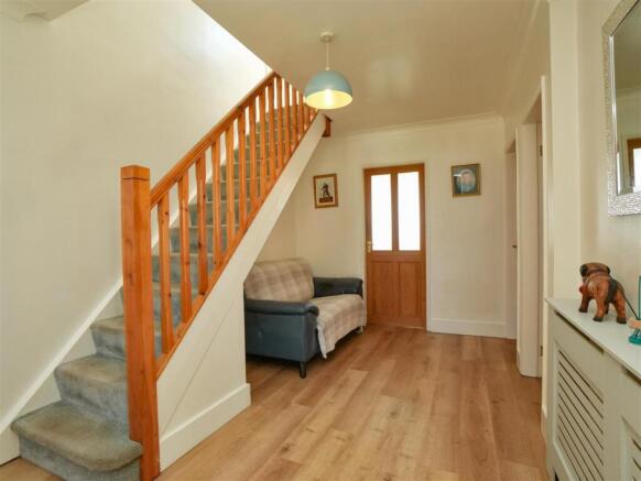 4 bed Detached for sale Image 12
