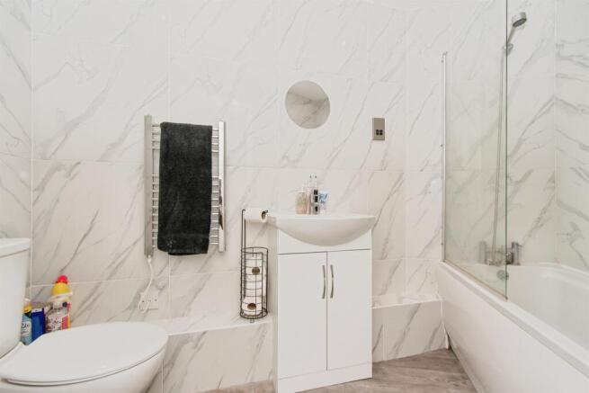 2 bed Apartment for sale Image 6