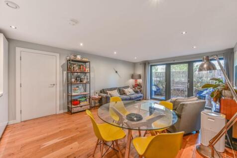 Henry Road, Oval, London, SW9