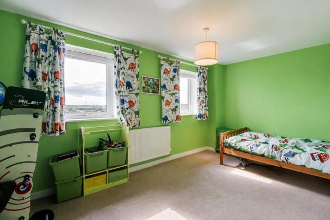 3 bed Town House for sale Image 5