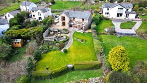 Cefn View, Maes Mawr Road, Garth, Trevor LL20 7YW