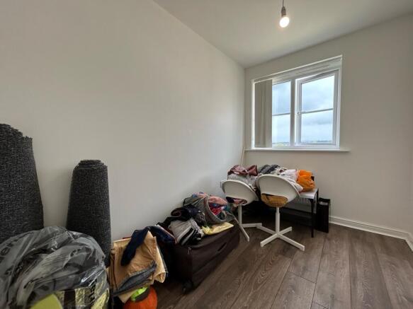 3 bed House to rent Image 8
