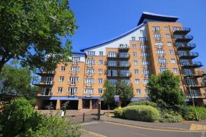 2, Luscinia View, Reading RG1 8AB