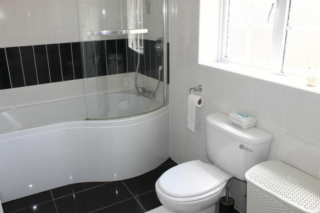 Master Bedroom En- Suite 
