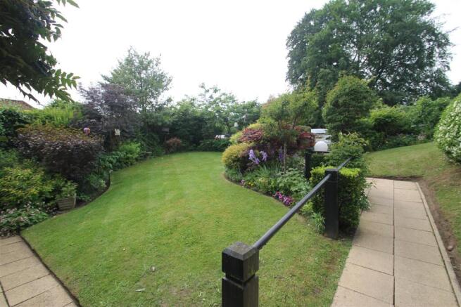 2 bed Flat for sale Image 9