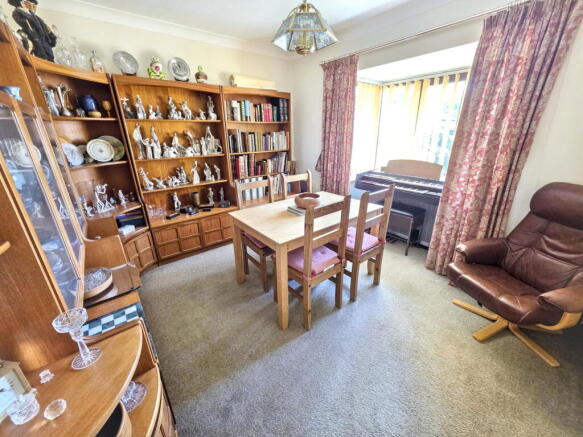 4 bed Detached for sale Image 11