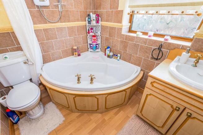 Family Bathroom: