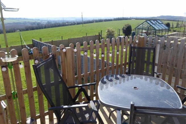 LANDSCAPED REAR GARDEN