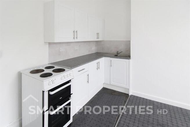 2 bed Terraced to rent Image 5