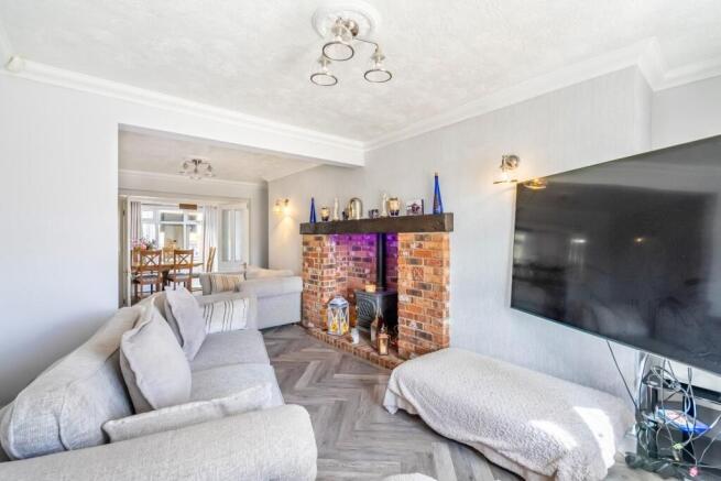 5 bed Semi-Detached for sale Image 7
