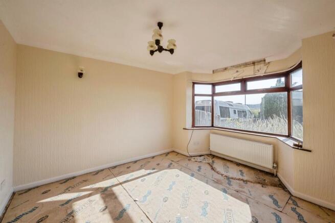 3 bed Semi-Detached for sale Image 5